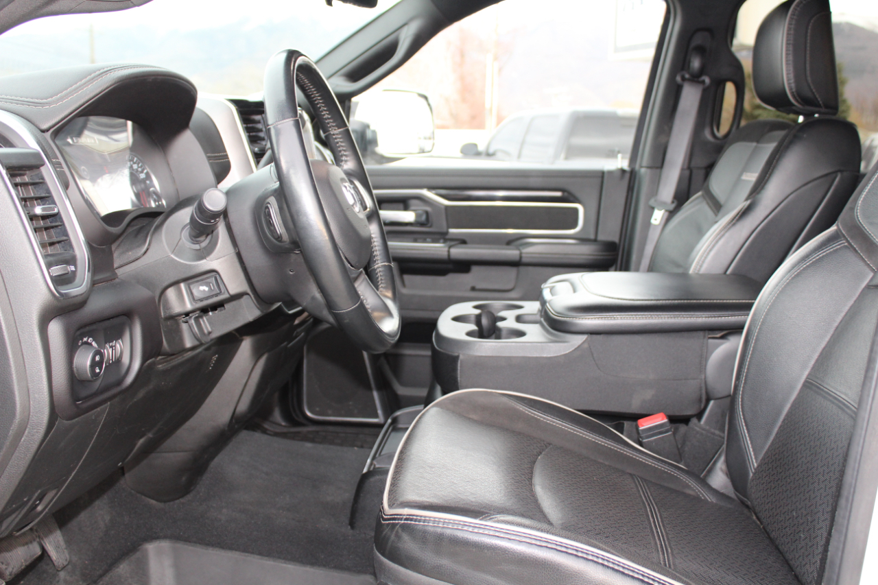 RAM 3500 Laramie Mega Cab 4WD 2022