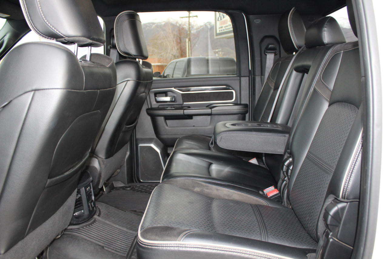 RAM 3500 Laramie Mega Cab 4WD 2022