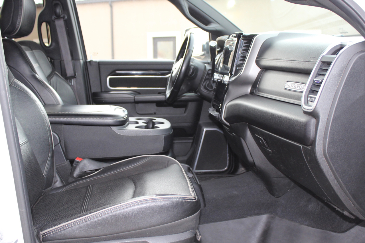 RAM 3500 Laramie Mega Cab 4WD 2022