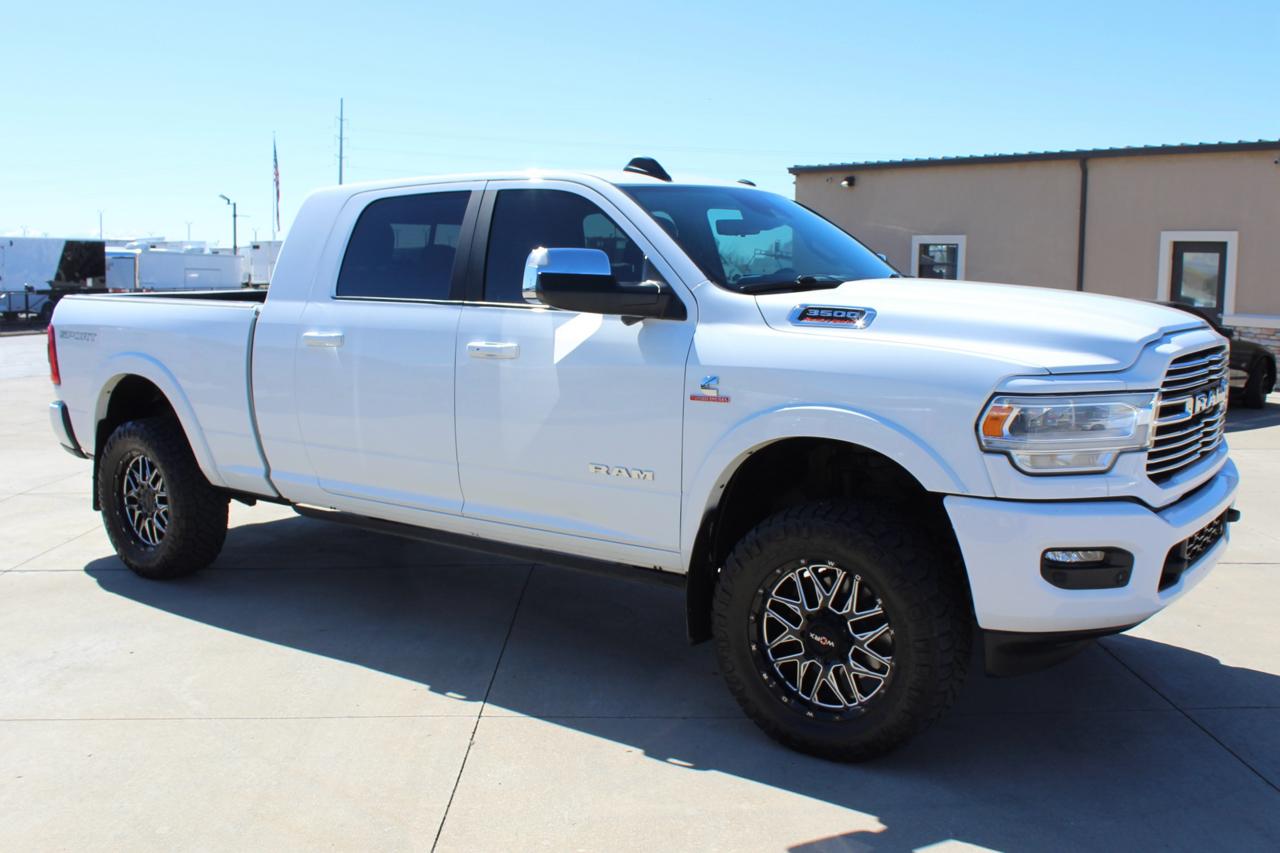 RAM 3500 Laramie Mega Cab 4WD 2022