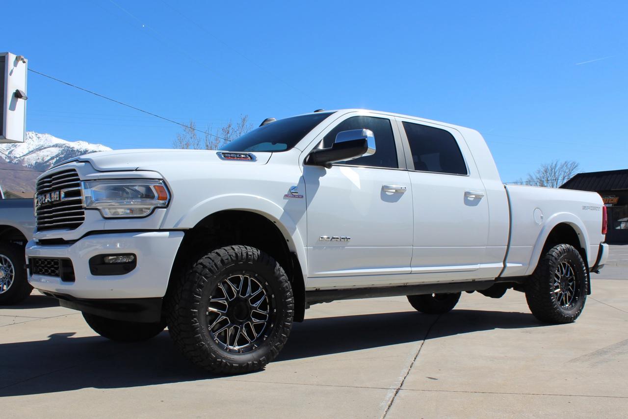 RAM 3500 Laramie Mega Cab 4WD 2022