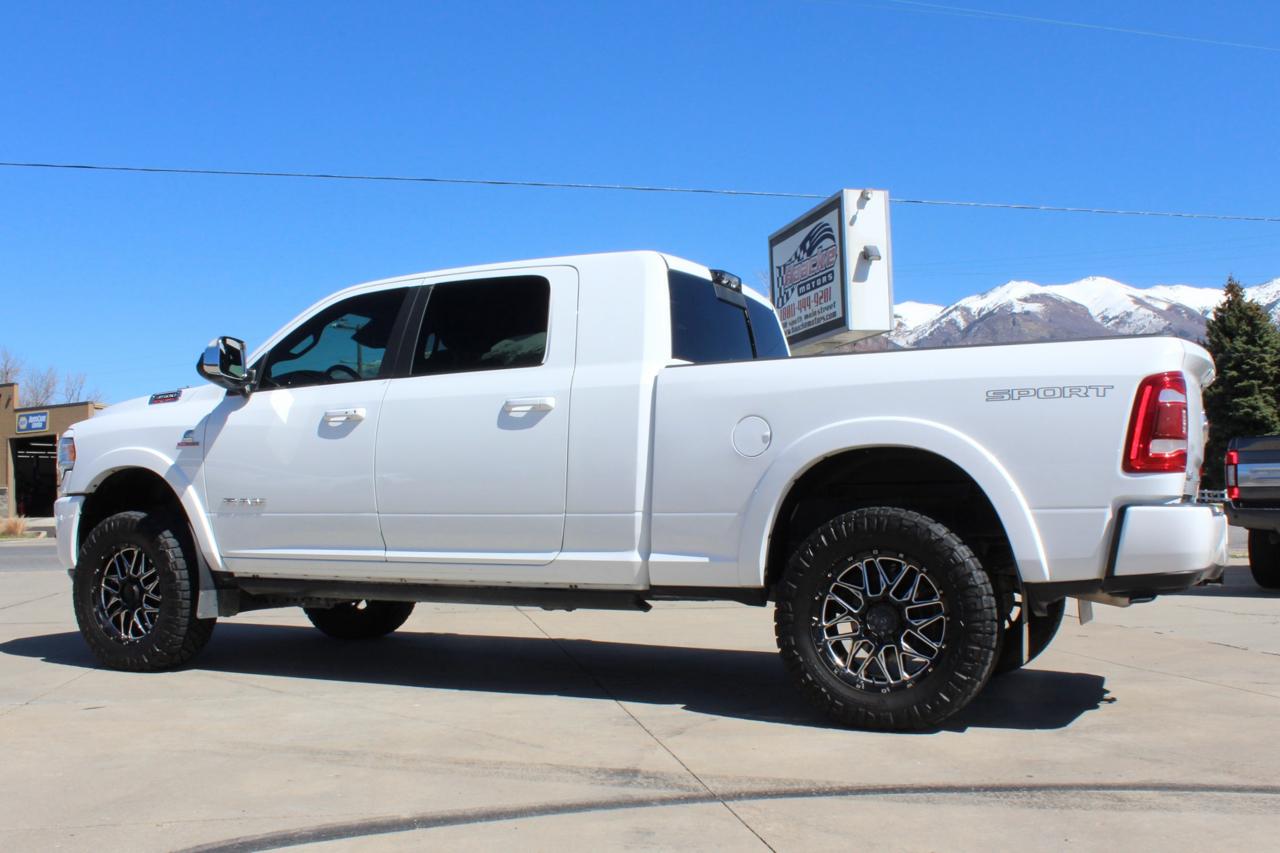 RAM 3500 Laramie Mega Cab 4WD 2022