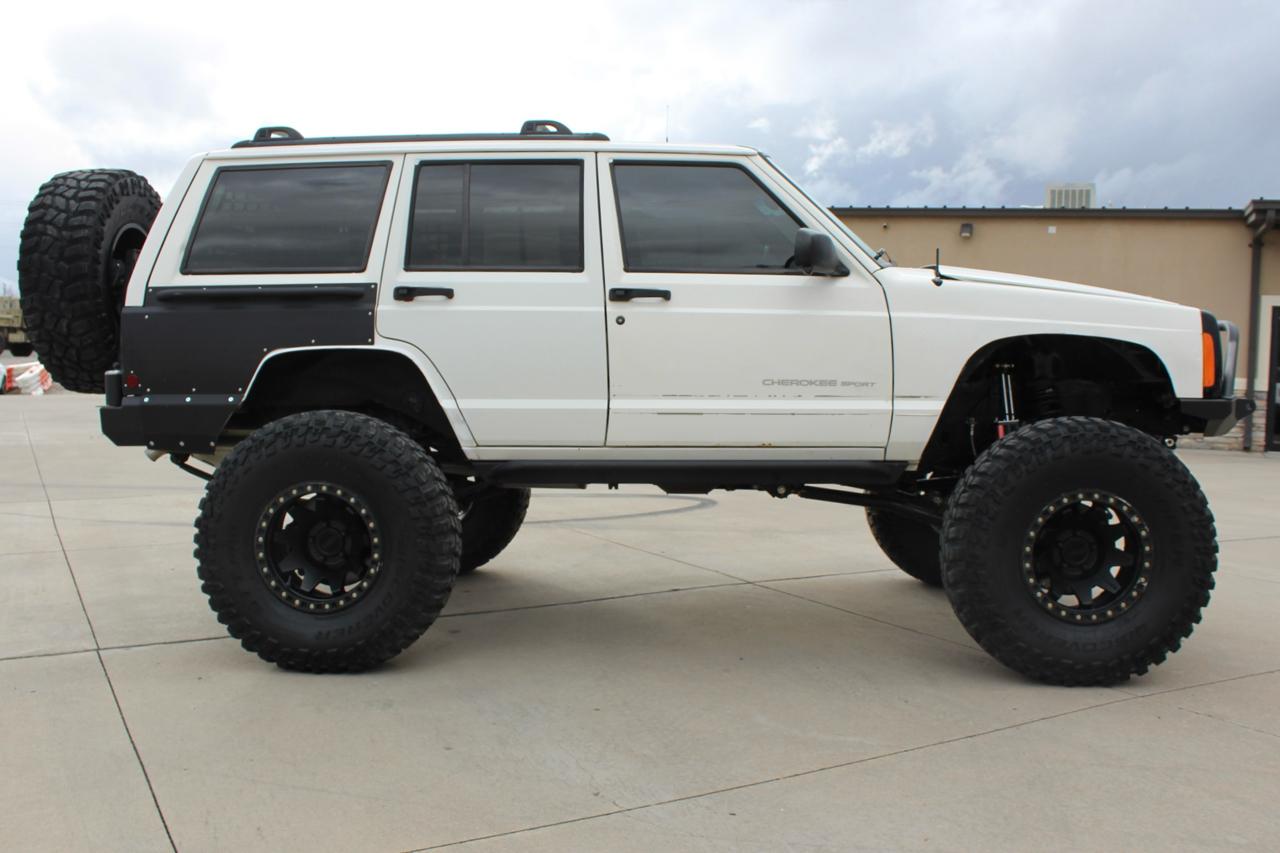 Jeep Cherokee Sport 4-Door 4WD 2001