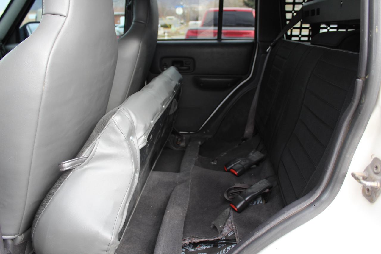 Jeep Cherokee Sport 4-Door 4WD 2001