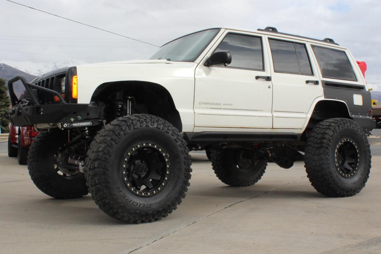 Jeep Cherokee Sport 4-Door 4WD 2001