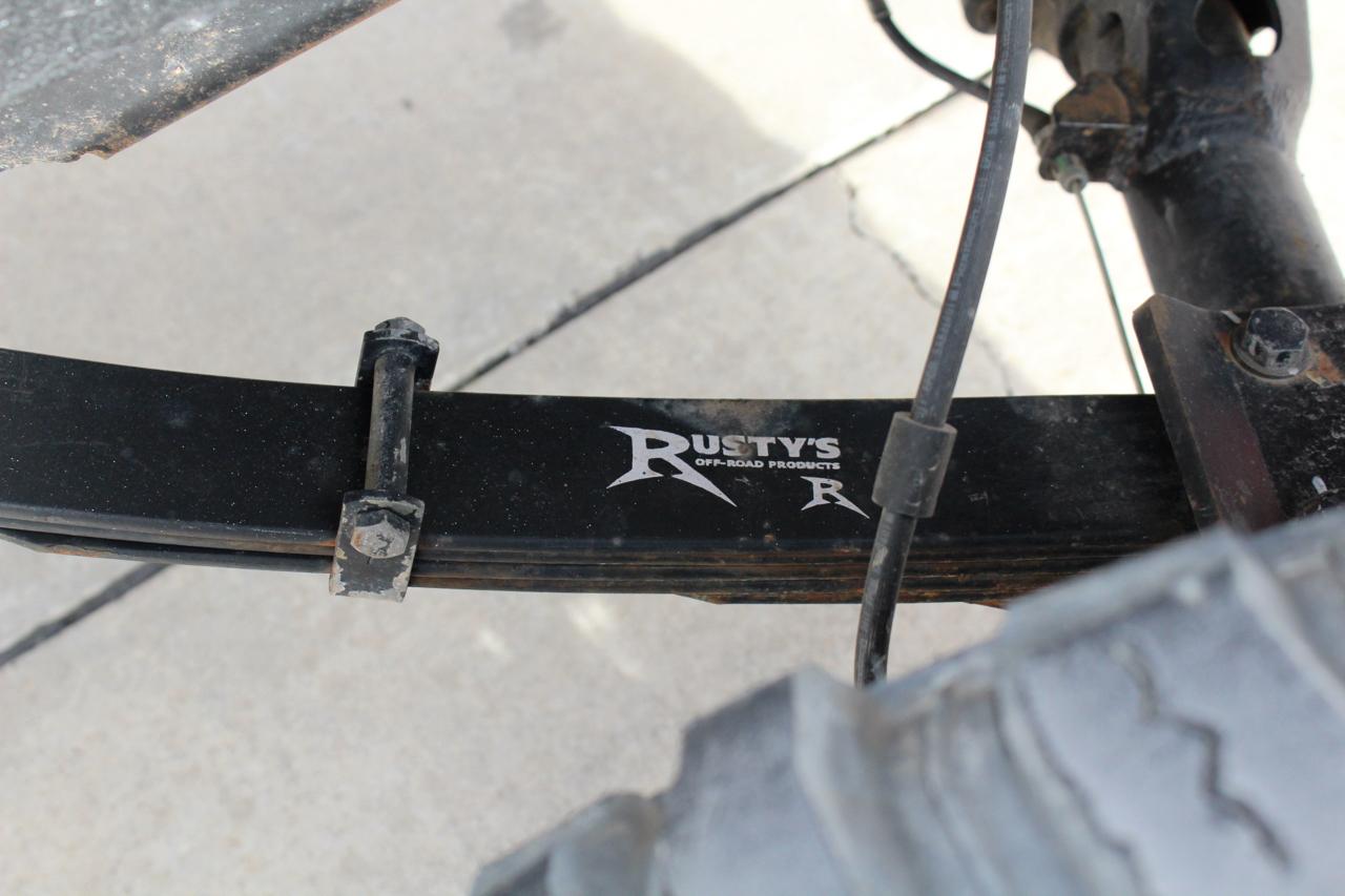 Jeep Cherokee Sport 4-Door 4WD 2001