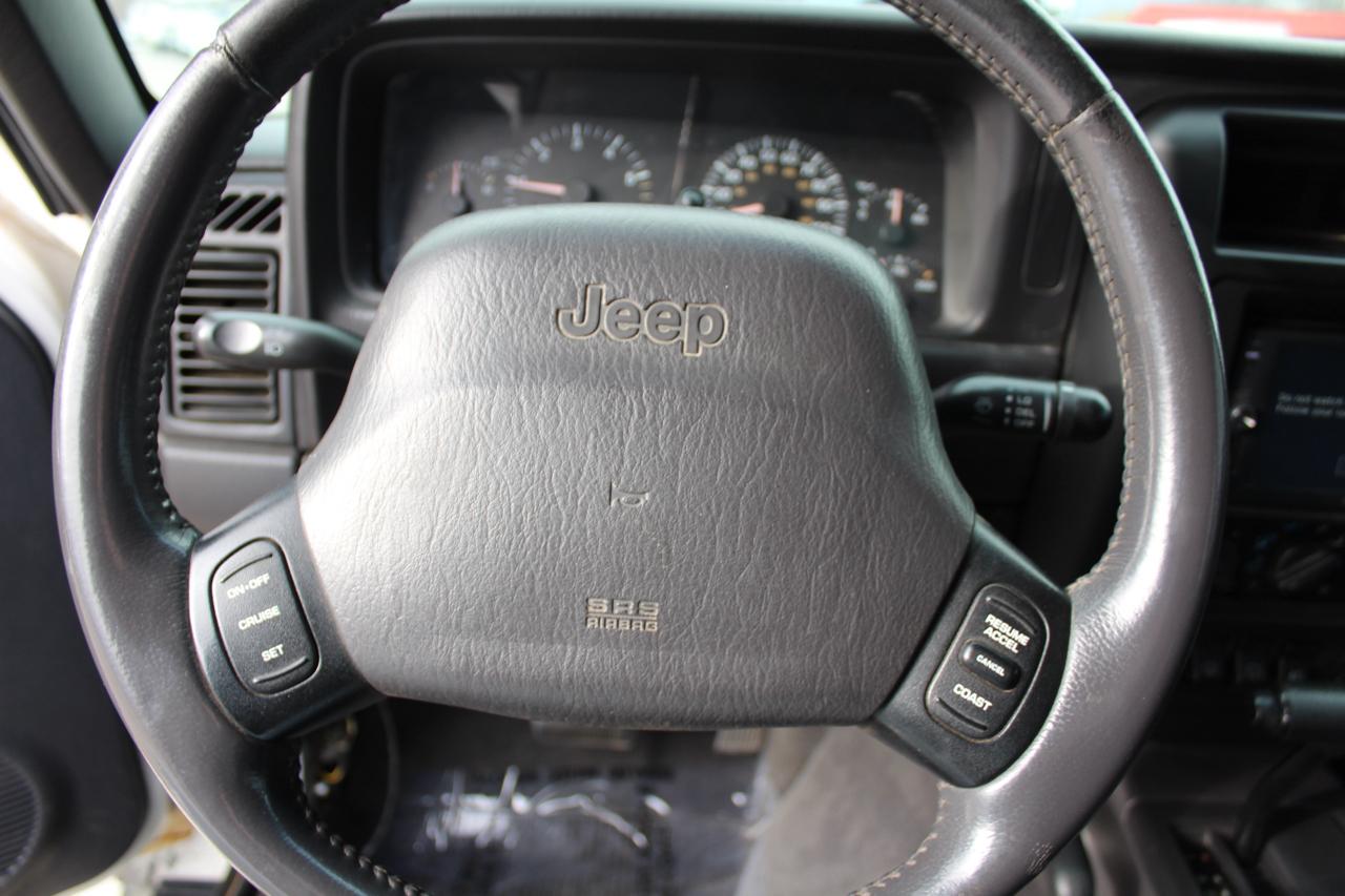 Jeep Cherokee Sport 4-Door 4WD 2001