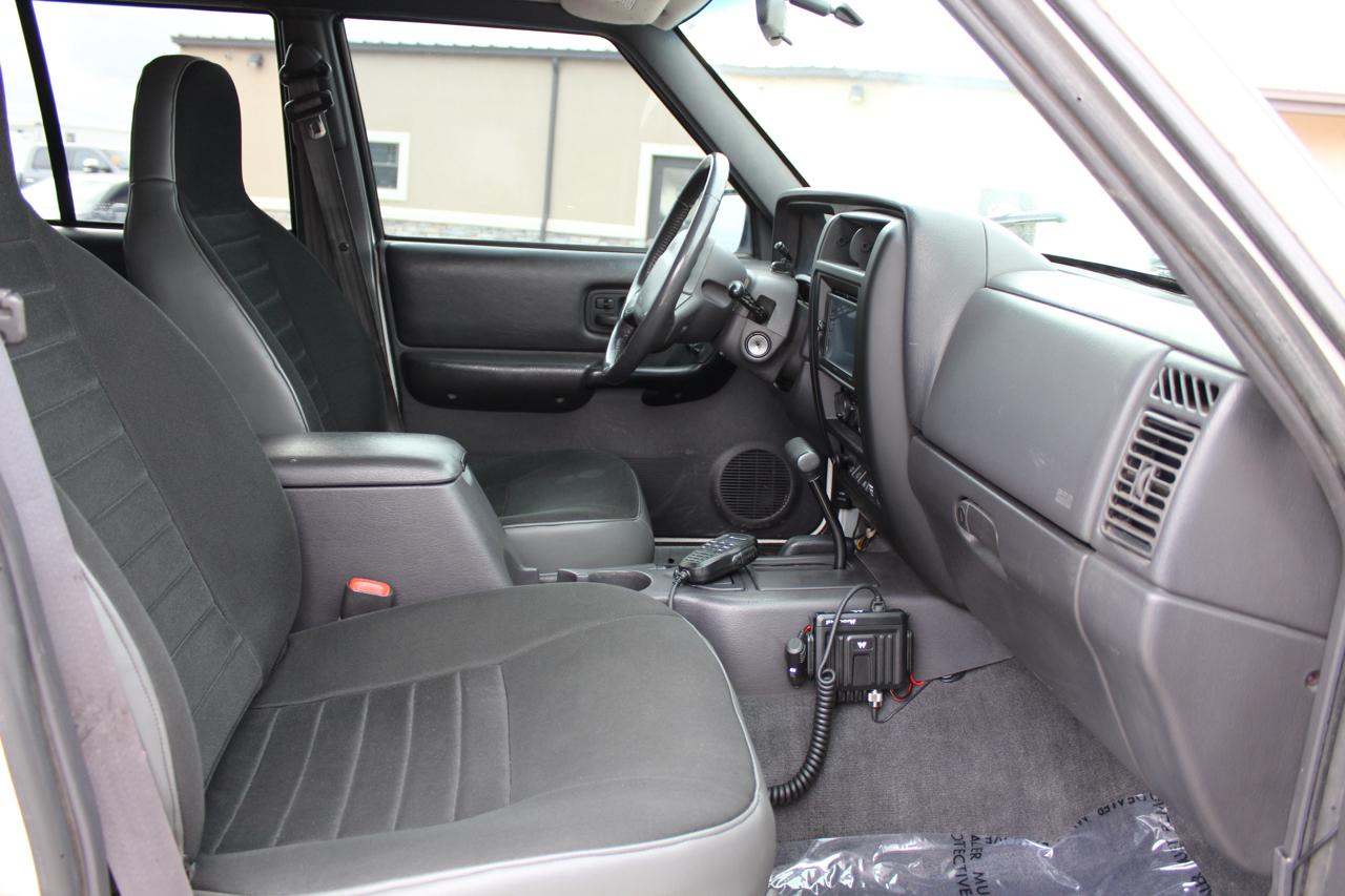 Jeep Cherokee Sport 4-Door 4WD 2001