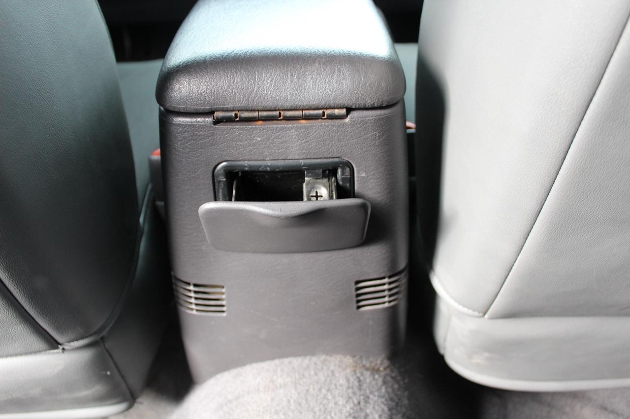 Jeep Cherokee Sport 4-Door 4WD 2001