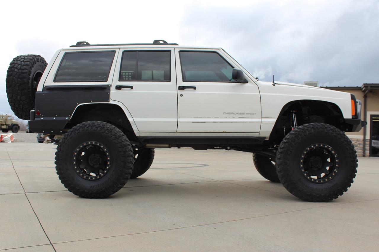 Jeep Cherokee Sport 4-Door 4WD 2001