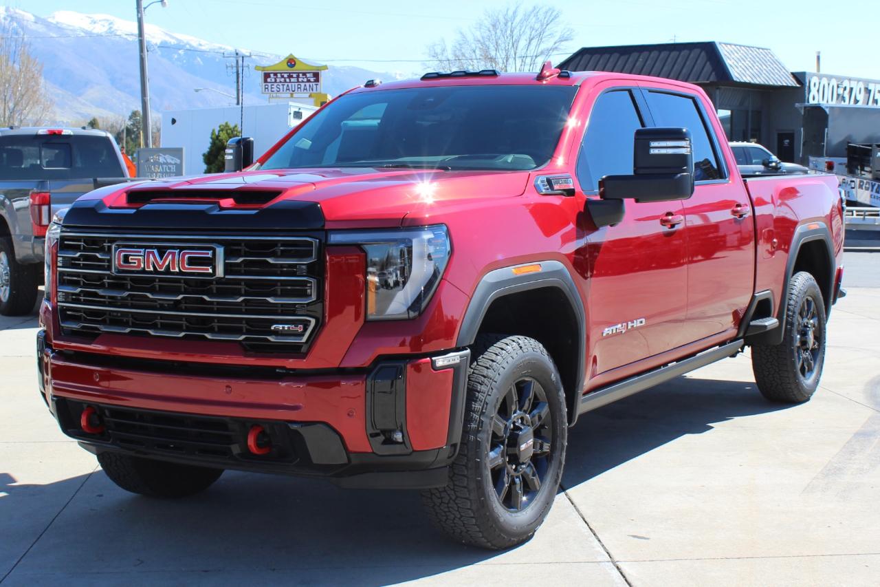 GMC Sierra 2500HD 4WD Crew Cab 159" AT4 2025