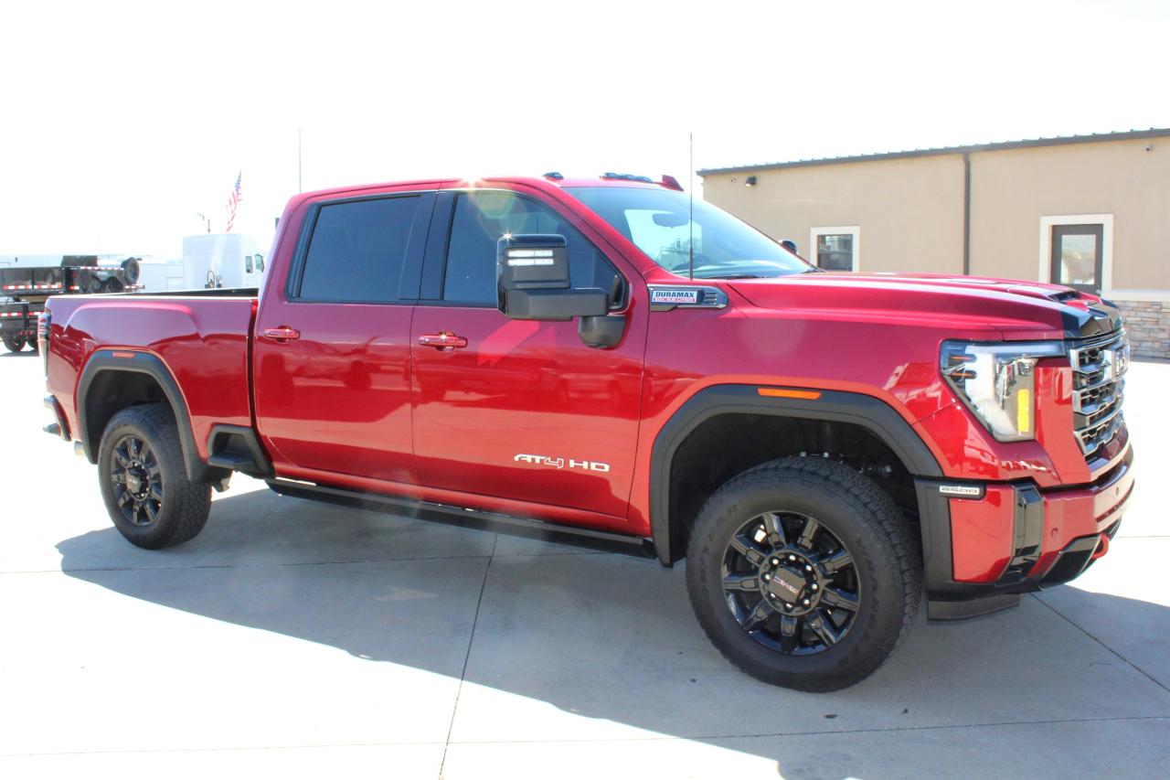GMC Sierra 2500HD 4WD Crew Cab 159" AT4 2025