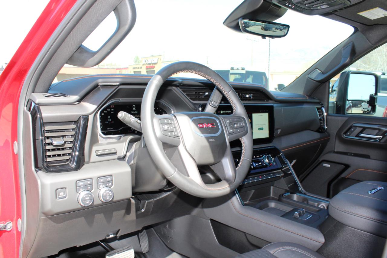 GMC Sierra 2500HD 4WD Crew Cab 159" AT4 2025