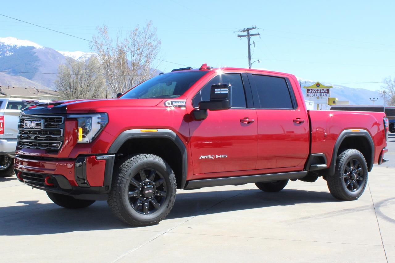 GMC Sierra 2500HD 4WD Crew Cab 159" AT4 2025
