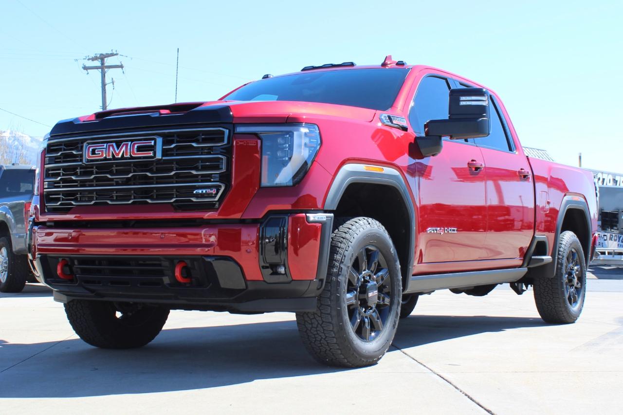 GMC Sierra 2500HD 4WD Crew Cab 159" AT4 2025