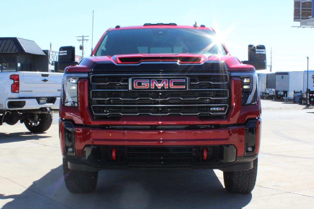 GMC Sierra 2500HD 4WD Crew Cab 159" AT4 2025