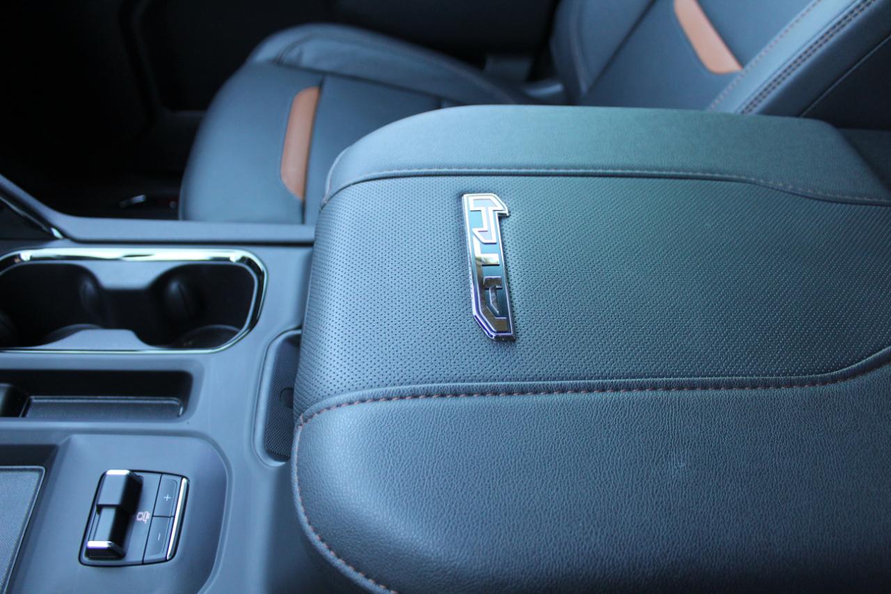 GMC Sierra 2500HD 4WD Crew Cab 159" AT4 2025