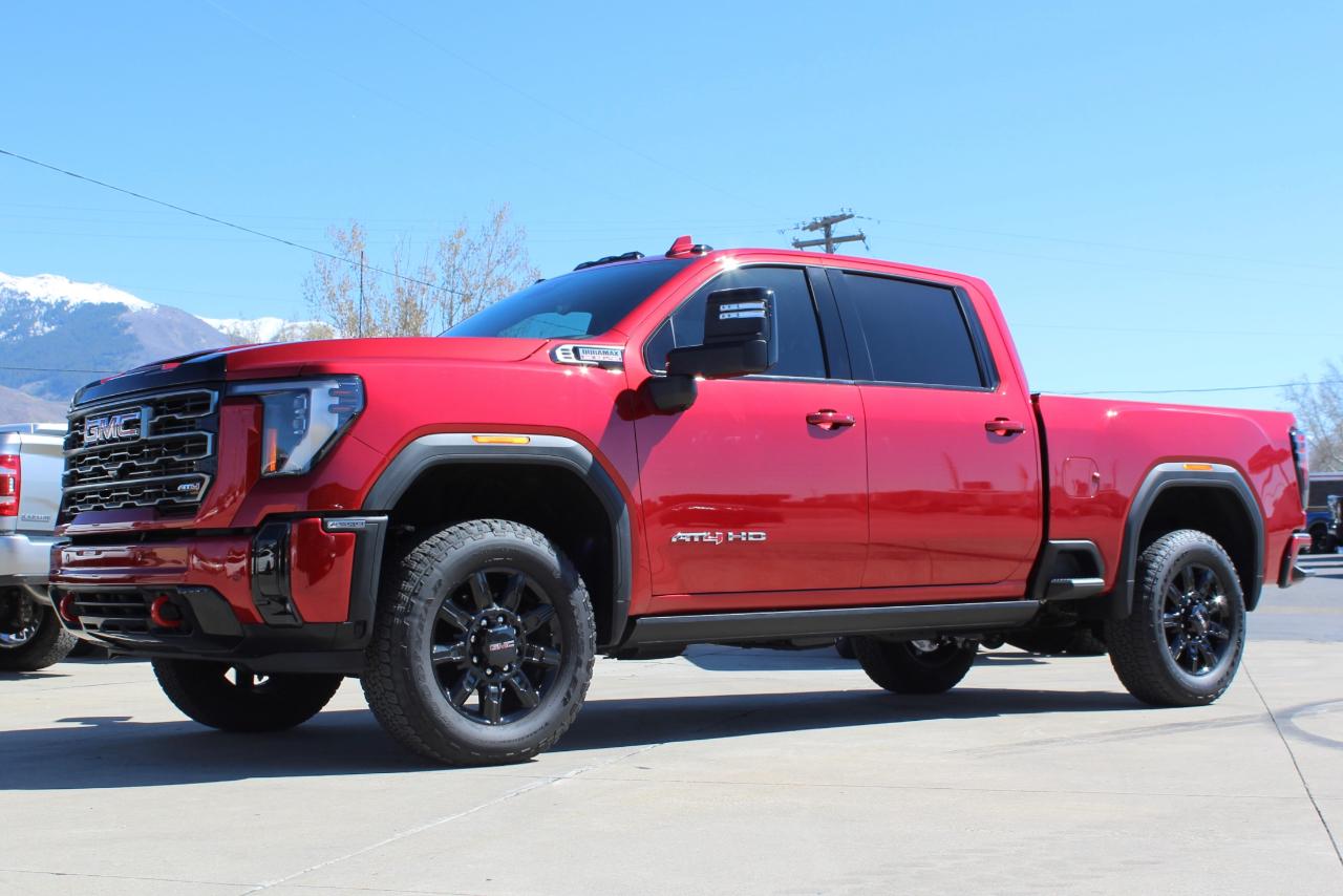 GMC Sierra 2500HD 4WD Crew Cab 159" AT4 2025