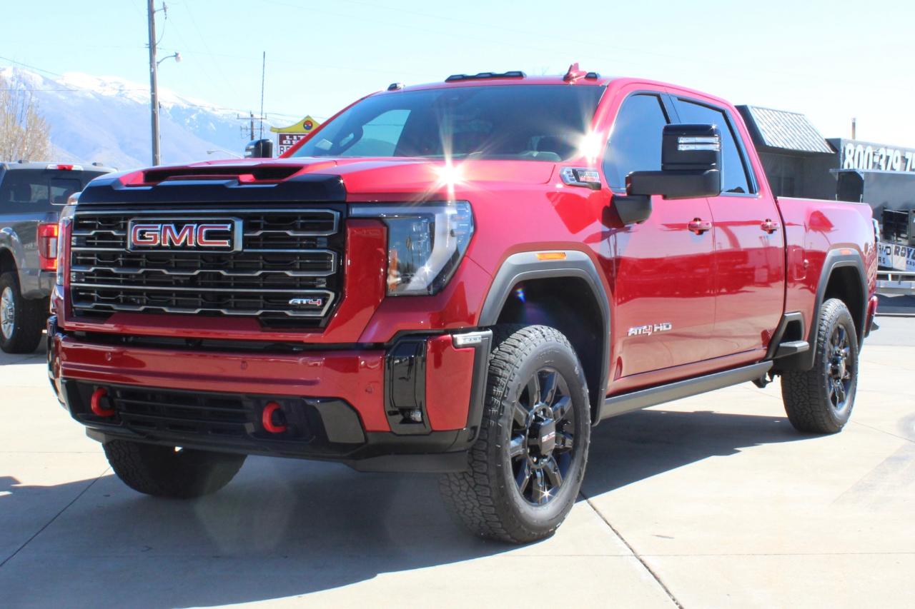 GMC Sierra 2500HD 4WD Crew Cab 159" AT4 2025