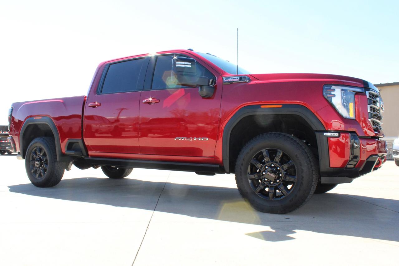 GMC Sierra 2500HD 4WD Crew Cab 159" AT4 2025