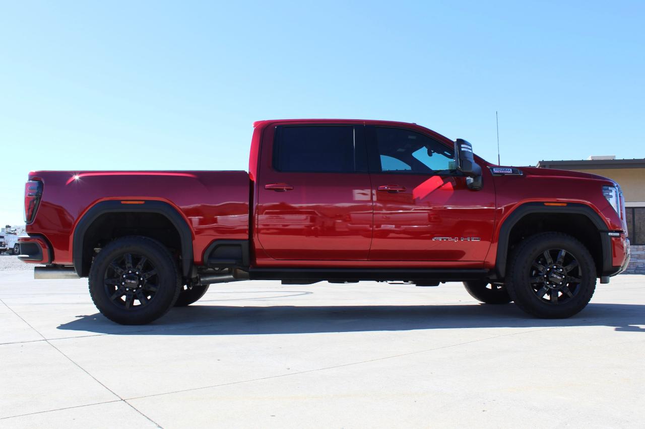 GMC Sierra 2500HD 4WD Crew Cab 159" AT4 2025