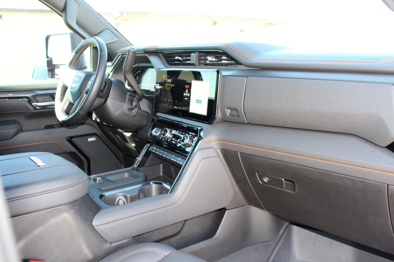 GMC Sierra 2500HD 4WD Crew Cab 159" AT4 2025