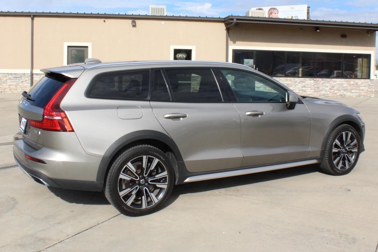 Volvo V60 Cross Country T5 2020