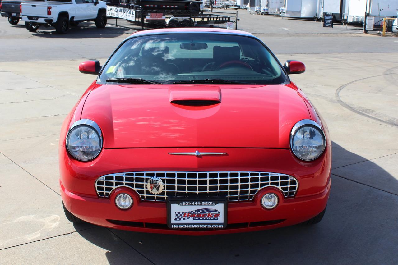 Ford Thunderbird Deluxe 2002