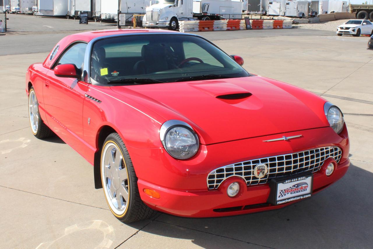 Ford Thunderbird Deluxe 2002