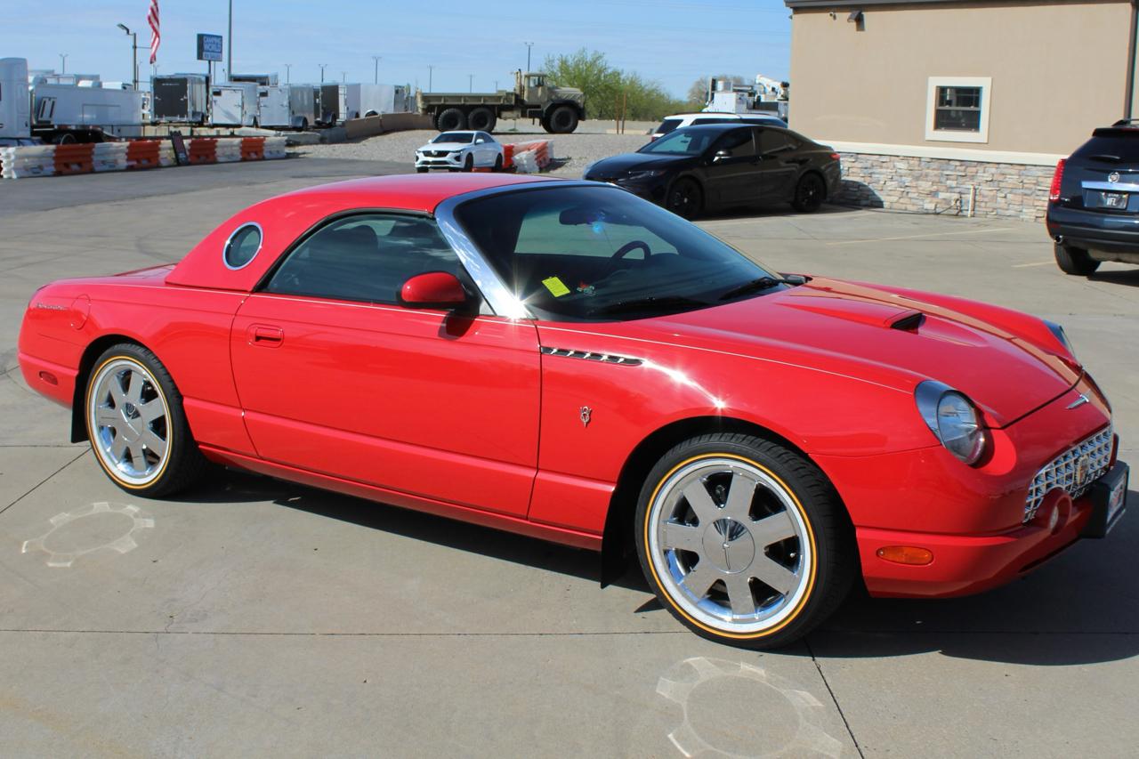 Ford Thunderbird Deluxe 2002
