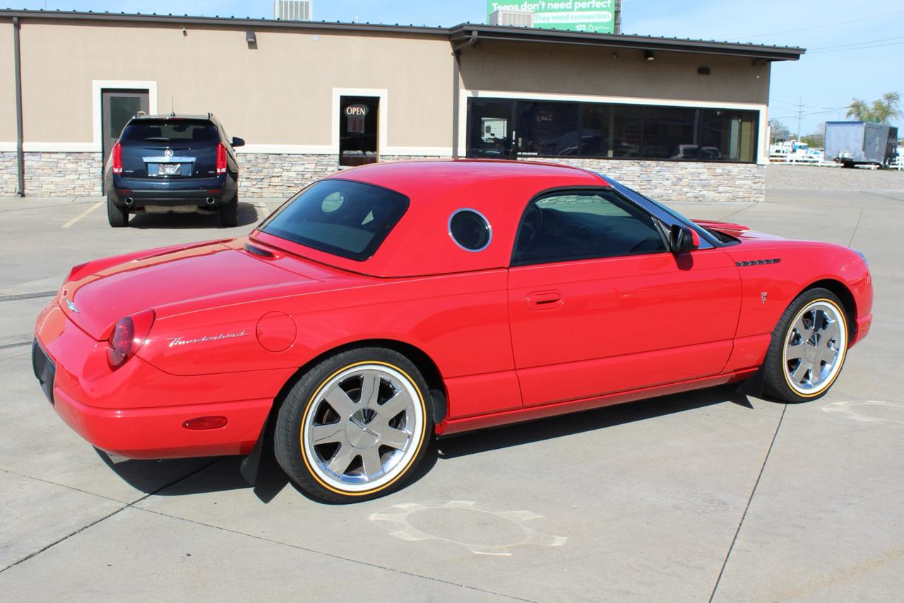 Ford Thunderbird Deluxe 2002