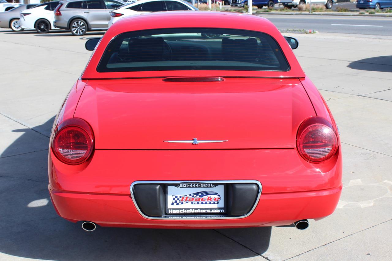 Ford Thunderbird Deluxe 2002