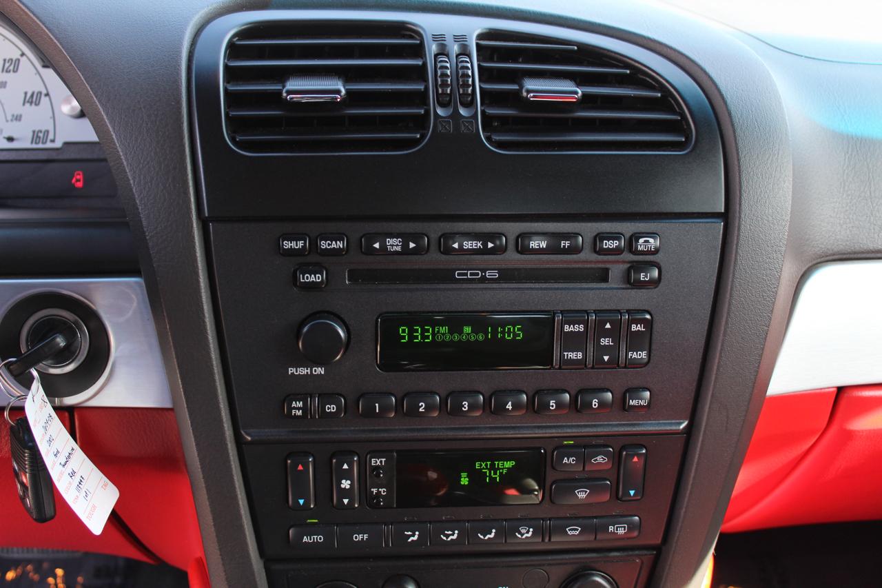 Ford Thunderbird Deluxe 2002