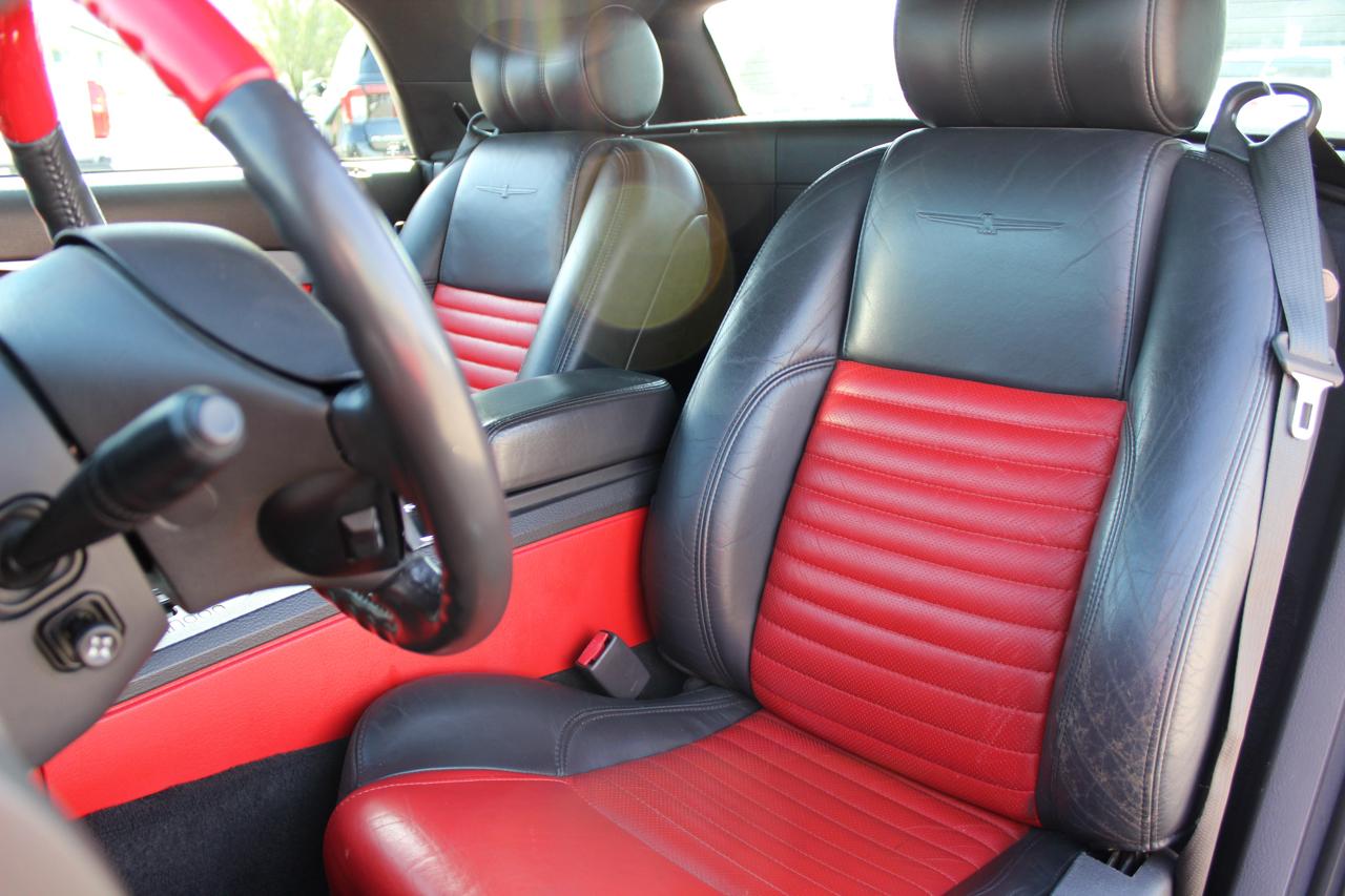 Ford Thunderbird Deluxe 2002