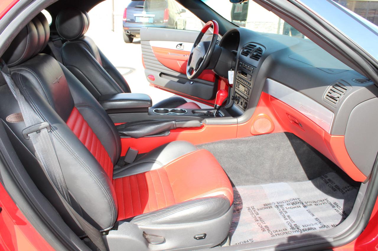 Ford Thunderbird Deluxe 2002