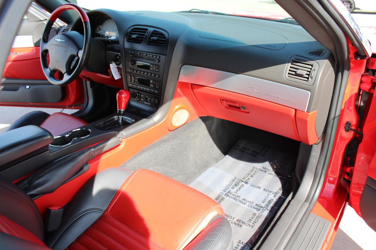 Ford Thunderbird Deluxe 2002