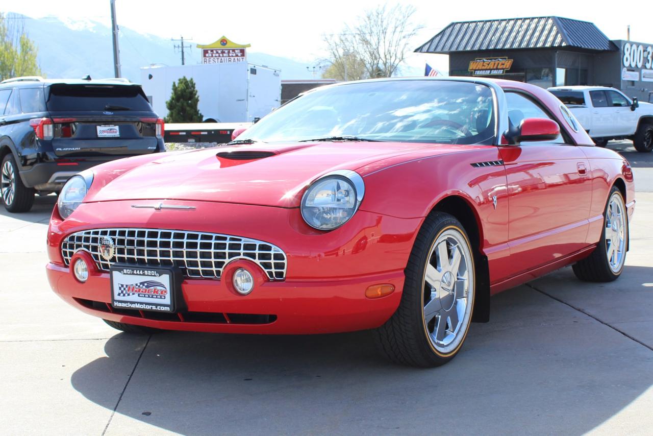 Ford Thunderbird Deluxe 2002