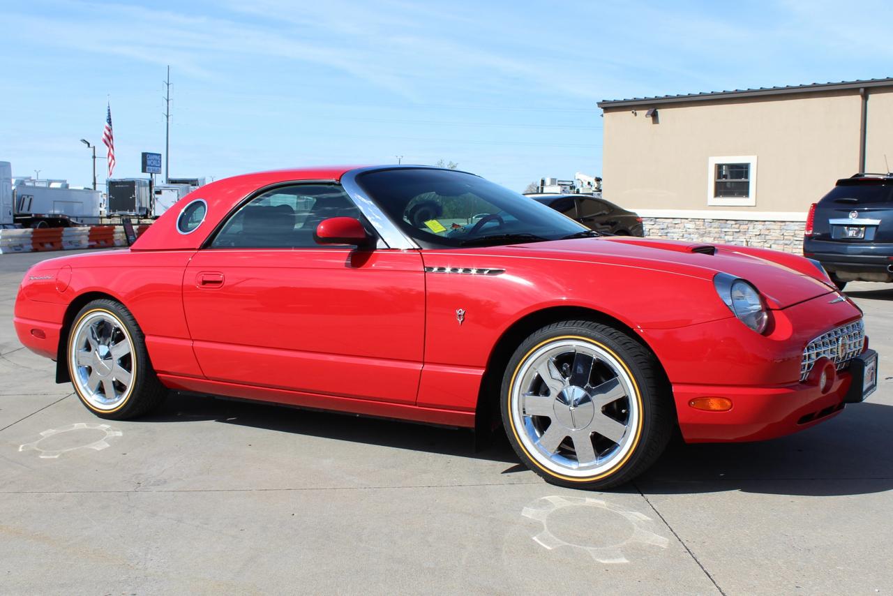 Ford Thunderbird Deluxe 2002