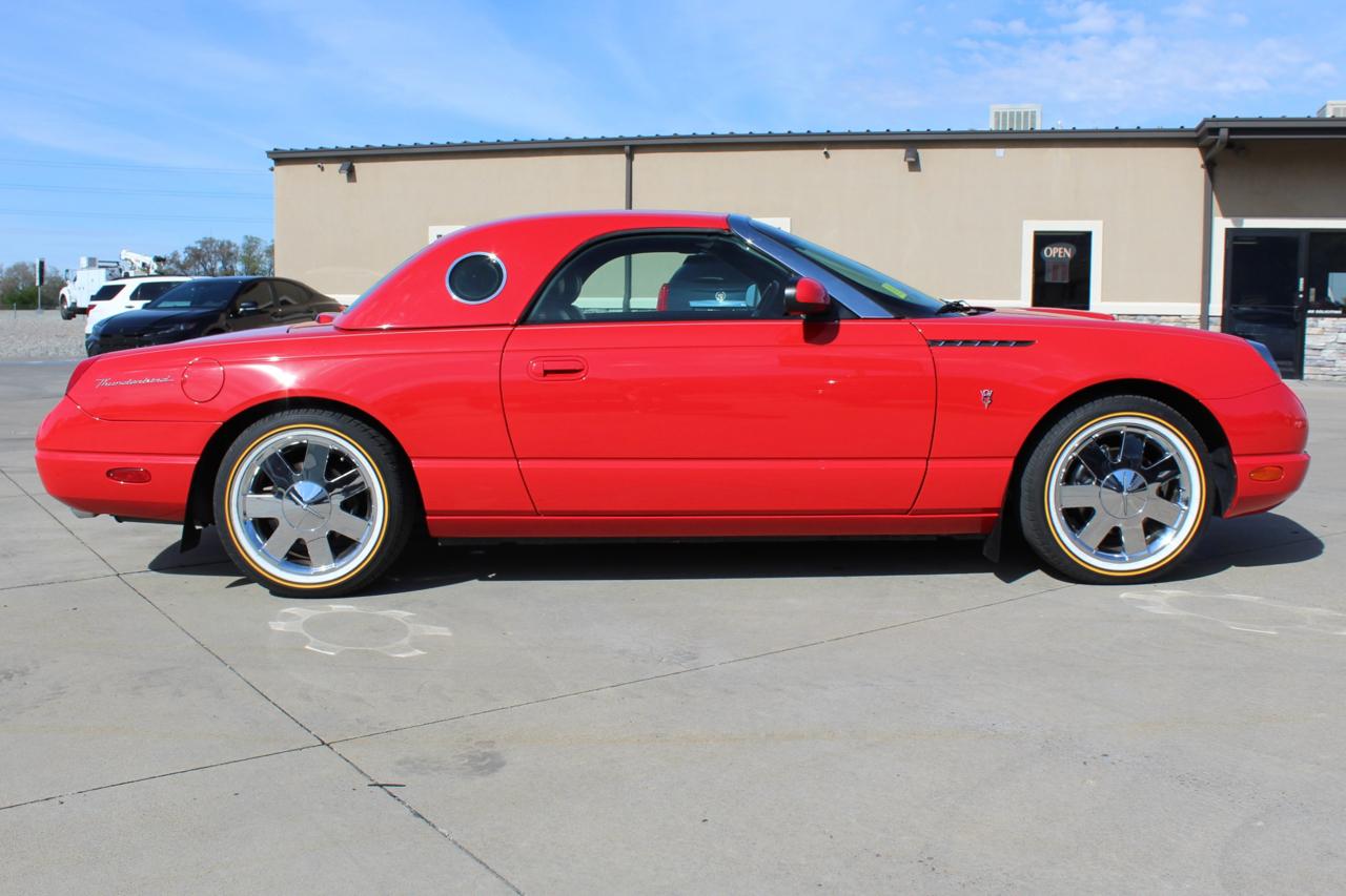 Ford Thunderbird Deluxe 2002