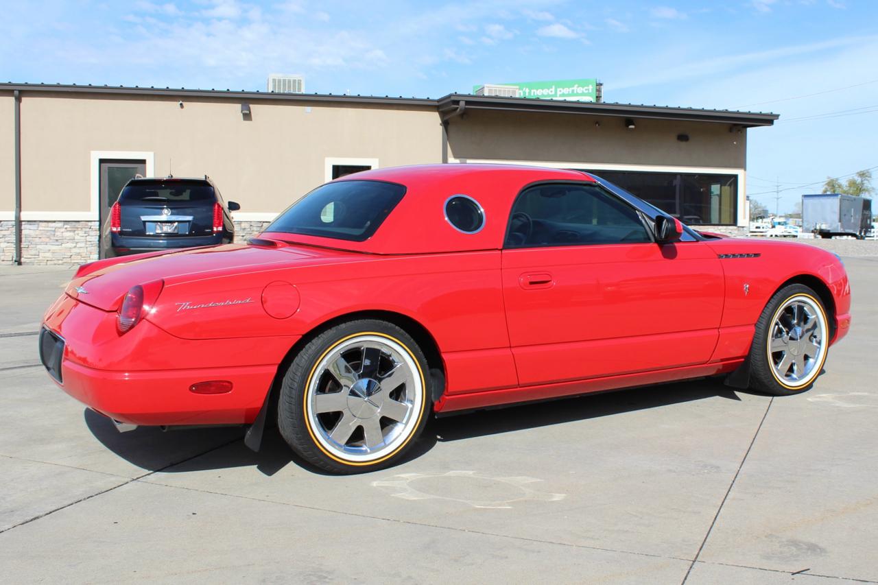 Ford Thunderbird Deluxe 2002