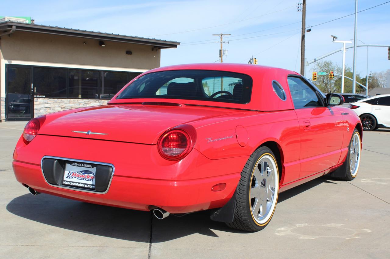Ford Thunderbird Deluxe 2002