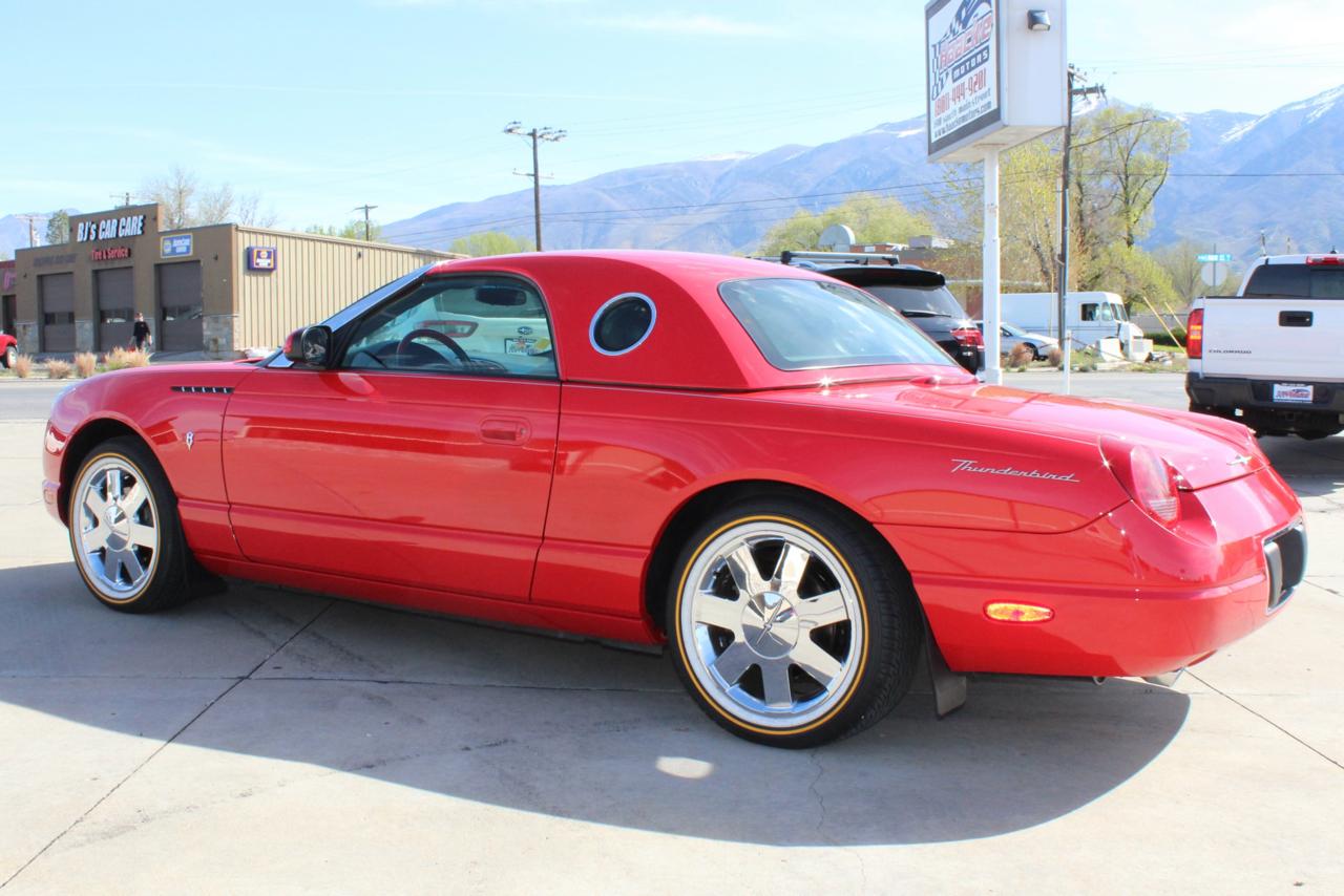 Ford Thunderbird Deluxe 2002
