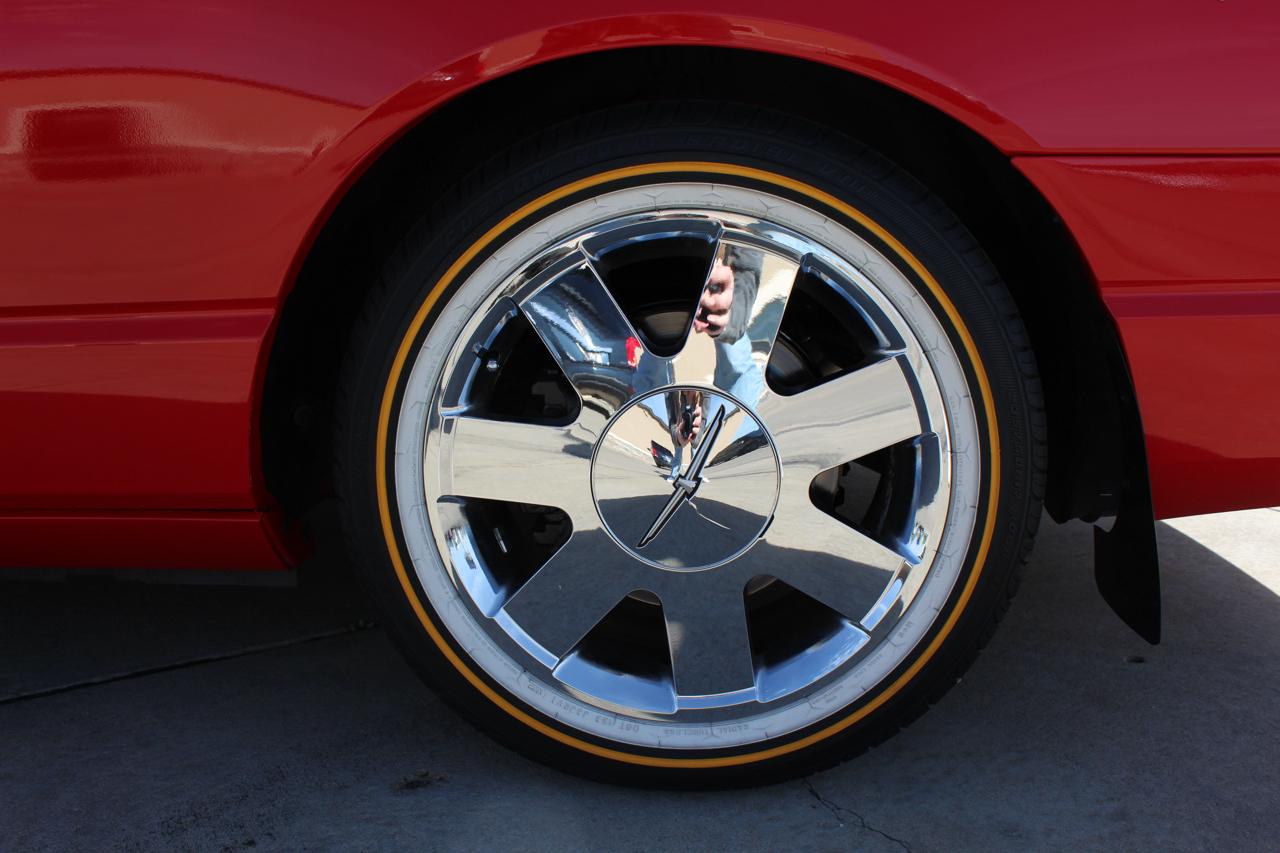 Ford Thunderbird Deluxe 2002