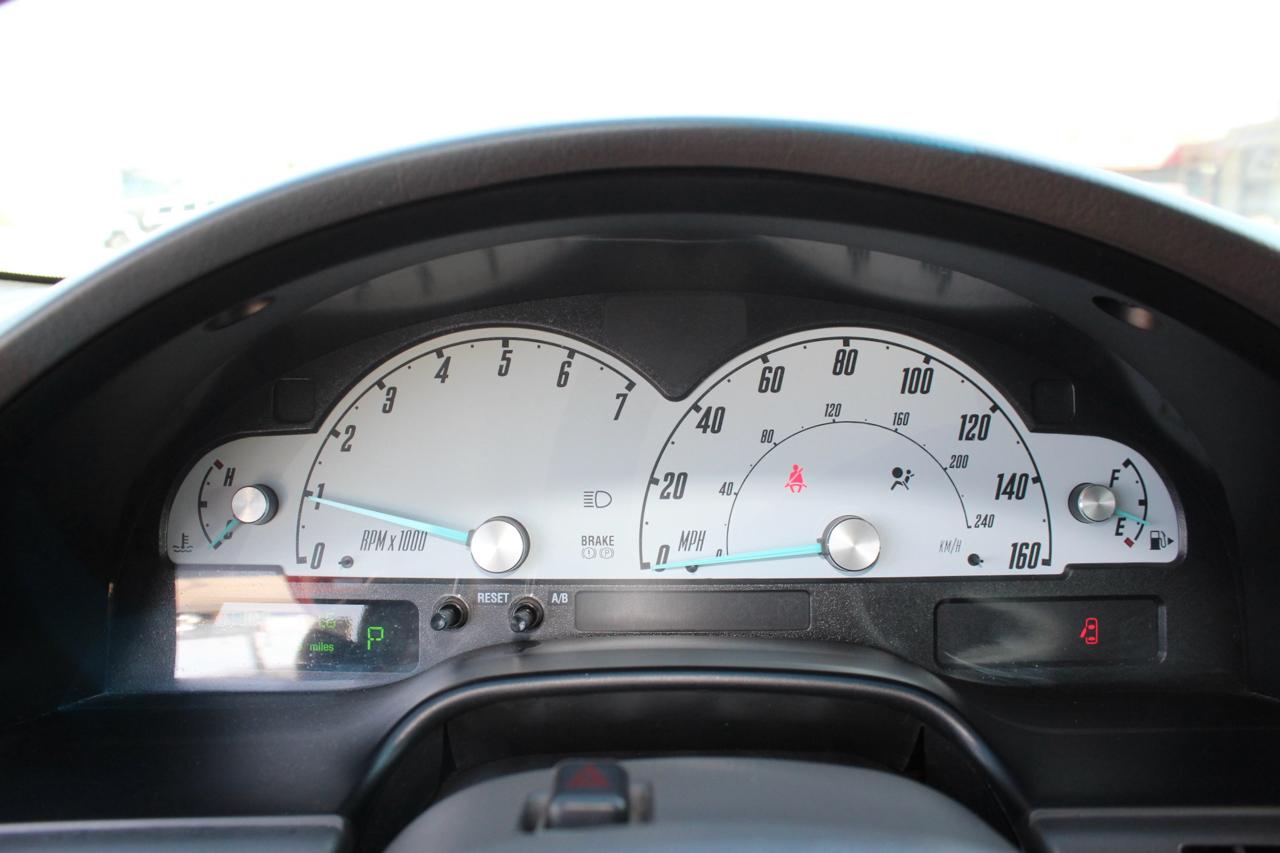 Ford Thunderbird Deluxe 2002