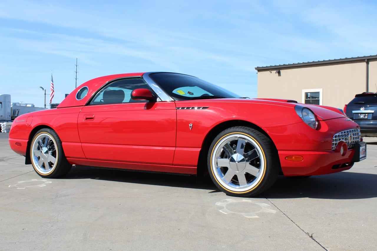 Ford Thunderbird Deluxe 2002