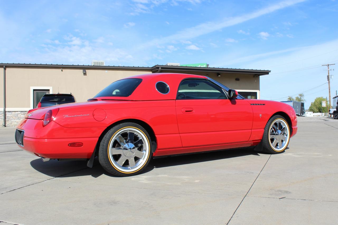 Ford Thunderbird Deluxe 2002