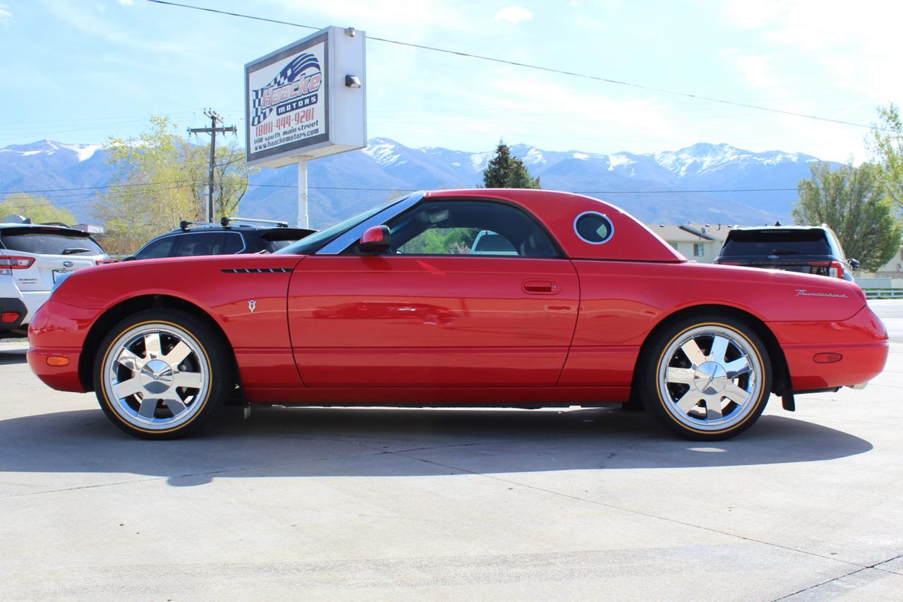 Ford Thunderbird Deluxe 2002