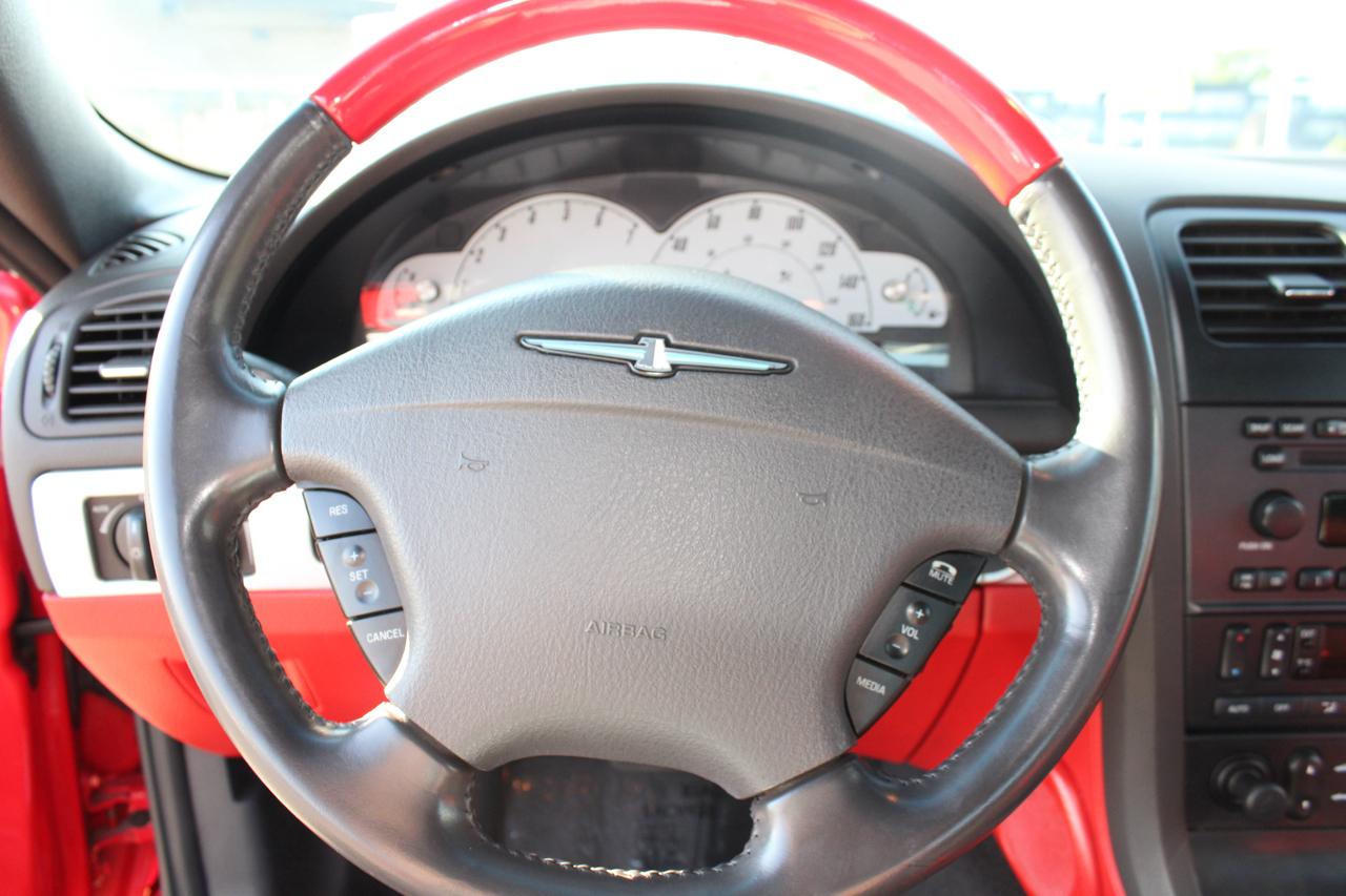 Ford Thunderbird Deluxe 2002