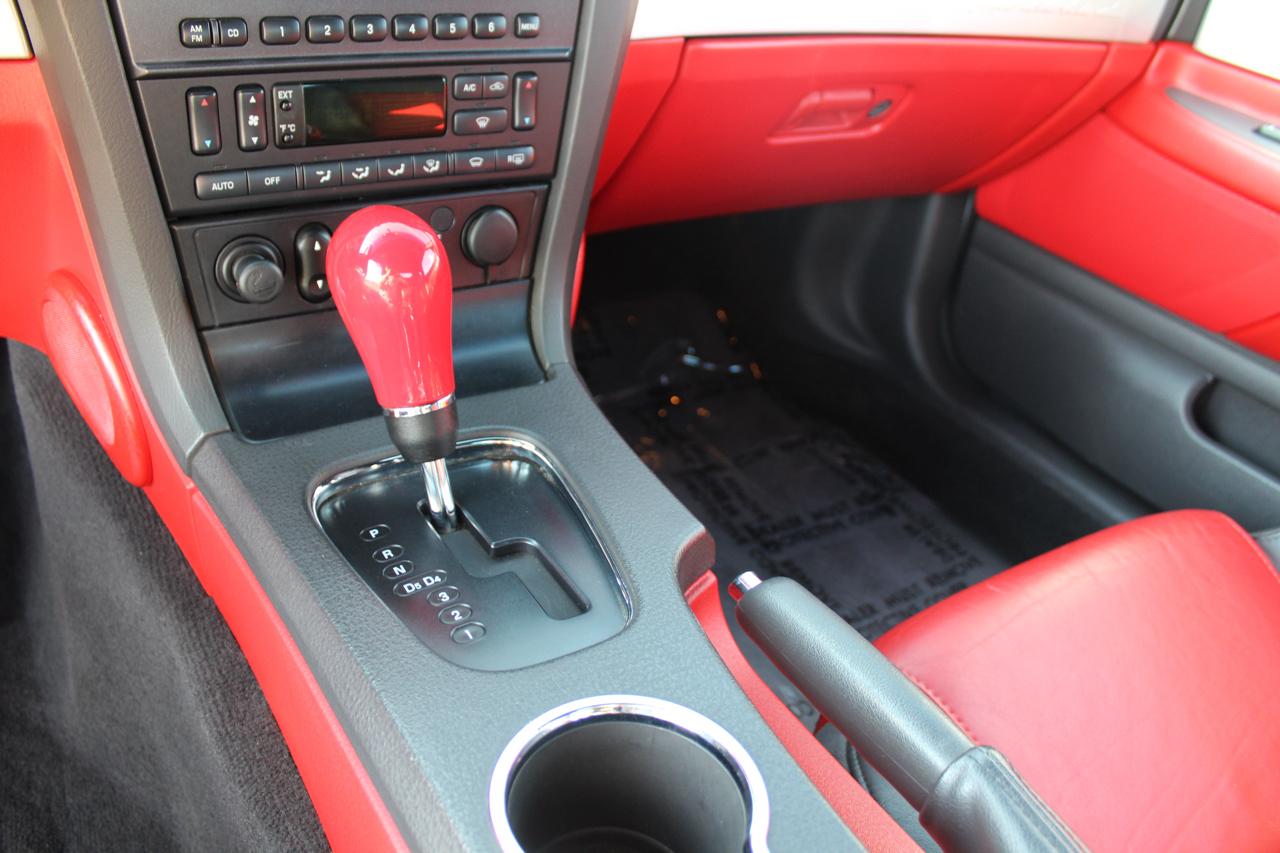 Ford Thunderbird Deluxe 2002