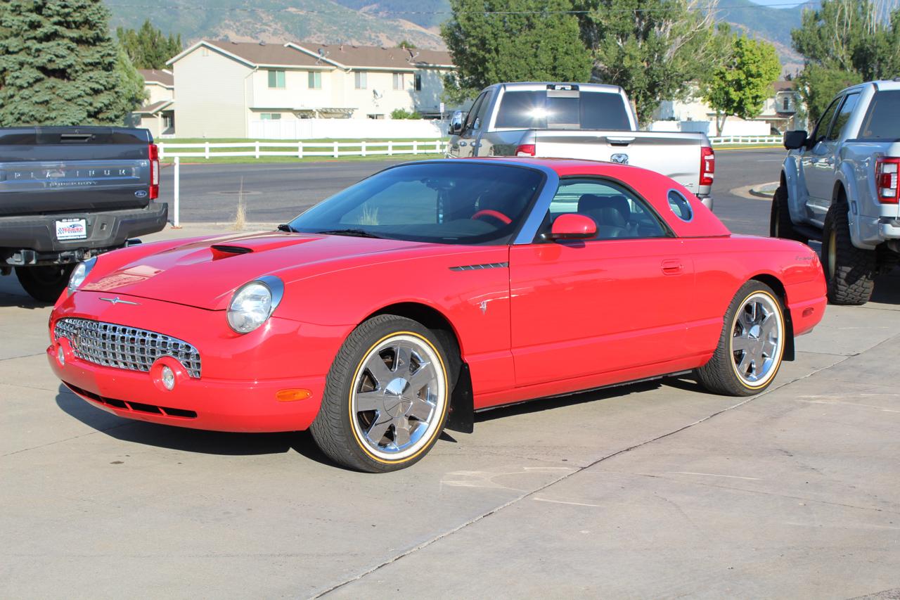 Ford Thunderbird Deluxe 2002